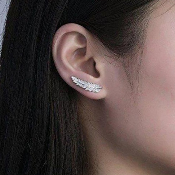 NEW 18K White Gold Diamond Marquis Leaf Earrings - Picture 2 of 5